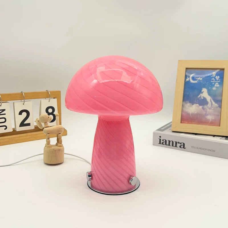 Bauhaus Mid-Century Mushroom Table Lamp Nordic Ins Girls Style High-End Glass Ambient Light for Homestay Showroom Living Room