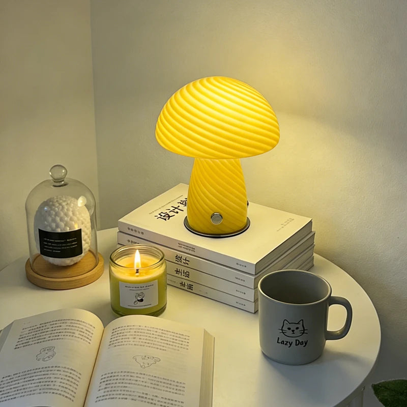 Bauhaus Mid-Century Mushroom Table Lamp Nordic Ins Girls Style High-End Glass Ambient Light for Homestay Showroom Living Room