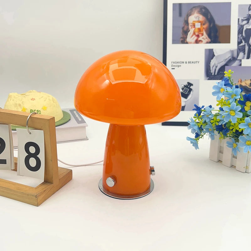 Bauhaus Mid-Century Mushroom Table Lamp Nordic Ins Girls Style High-End Glass Ambient Light for Homestay Showroom Living Room