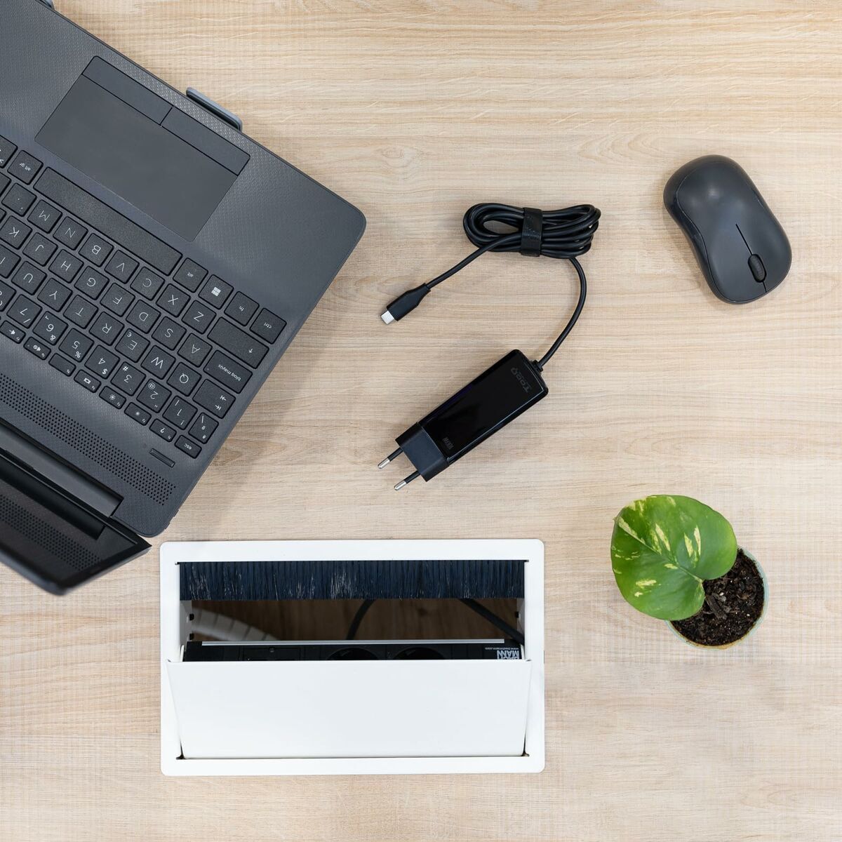 Laptop Charger TooQ TQLC-USBCGAN100PD-C 1,8 m