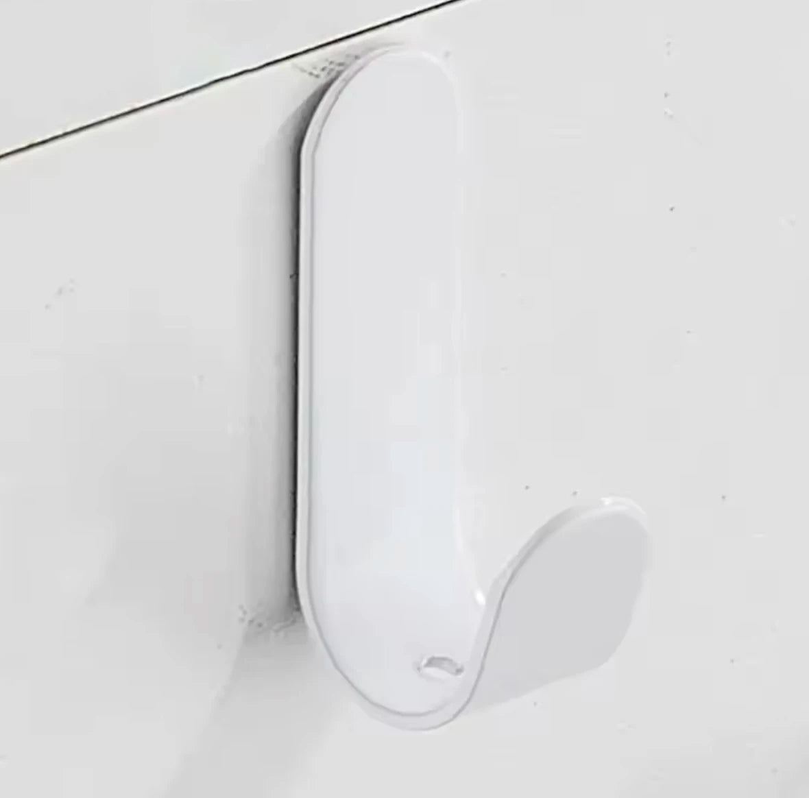 2Pcs Strong Self-Adhesive J-hook Waterproof Adhesive Hanging,Bathroom Towel Key Kitchen